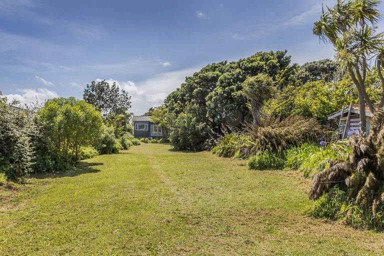 Photo of property in 52 Main Road, Titahi Bay, Porirua, 5022