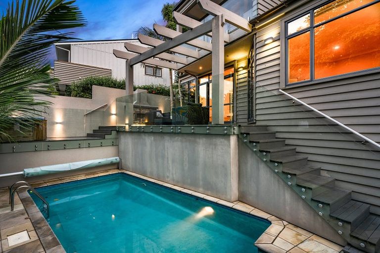 Photo of property in 1a Whitby Crescent, Mairangi Bay, Auckland, 0630