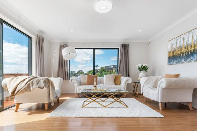 Photo of property in 34a Sovereign Place, Glenfield, Auckland, 0629