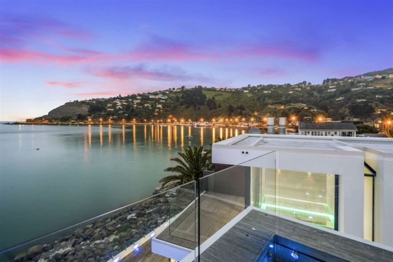 Photo of property in 145 Main Road, Redcliffs, Christchurch, 8081