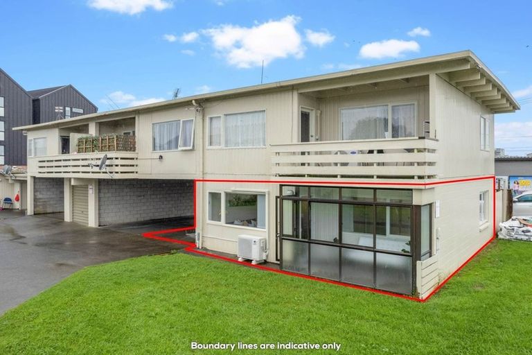 Photo of property in 11/5 Keeling Road, Henderson, Auckland, 0612