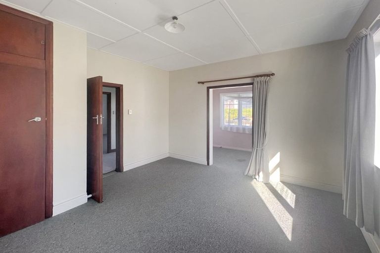 Photo of property in 5 Arawa Place, Castlecliff, Whanganui, 4501