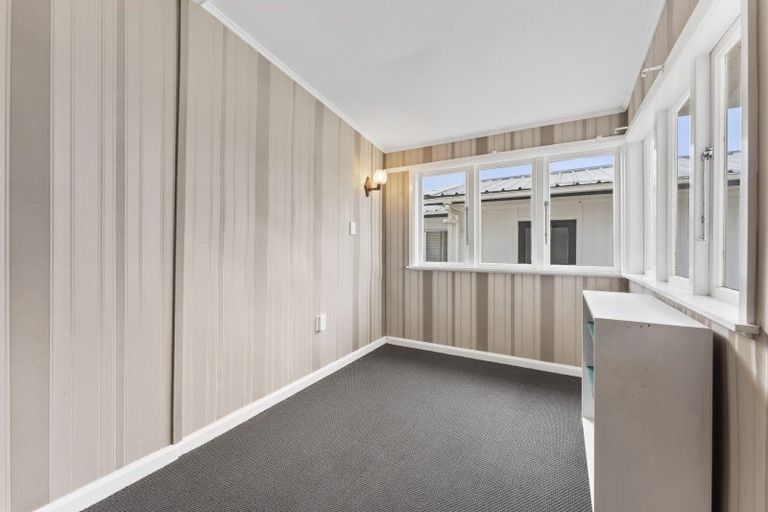 Photo of property in 2 Fagan Street, Sanson, 4817