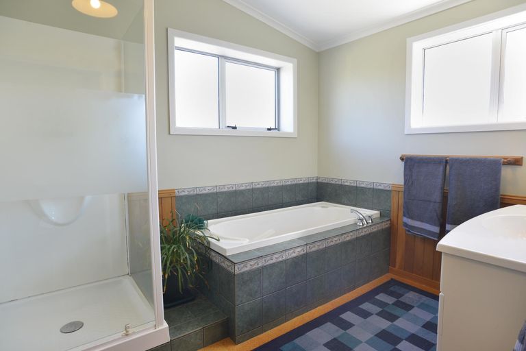 Photo of property in 6 Arcus Road, Dalefield, Carterton, 5791