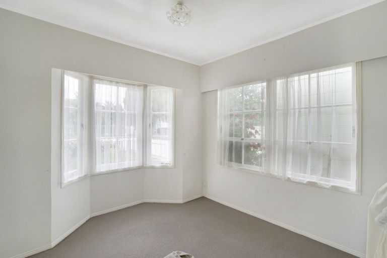 Photo of property in 1/2 Onslow Road, Papakura, 2110