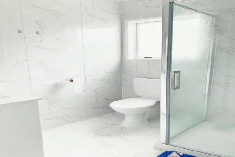 Photo of property in 104 Lynwood Road, New Lynn, Auckland, 0600