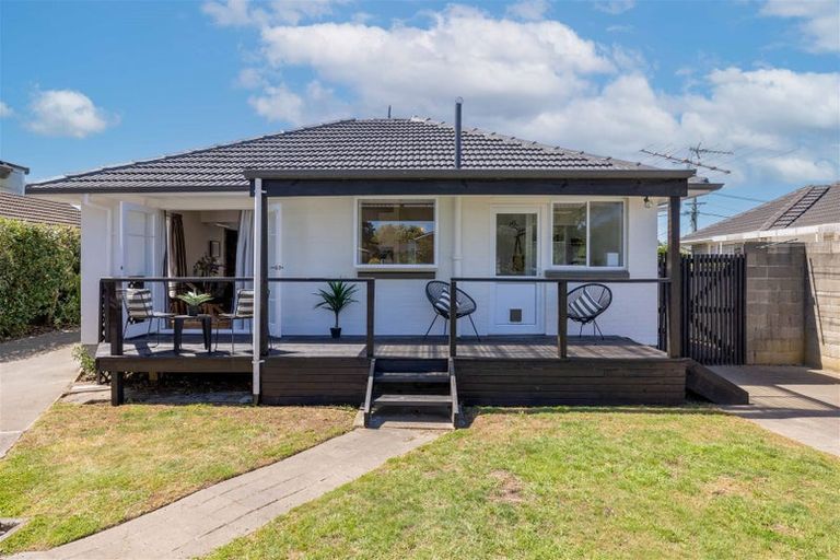 Photo of property in 17 Palmside Street, Somerfield, Christchurch, 8024