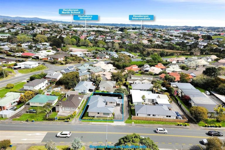 Photo of property in 1/130 Edmonton Road, Te Atatu South, Auckland, 0610