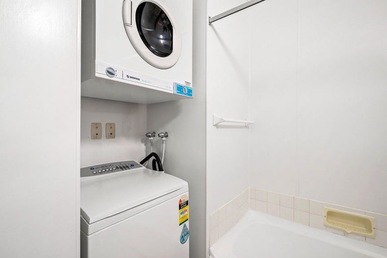 Photo of property in Hobson Court Flats, 19/70 Hobson Street, Thorndon, Wellington, 6011