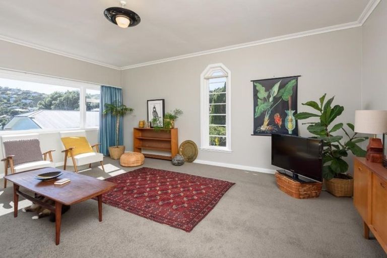 Photo of property in 33 Bentinck Avenue, Strathmore Park, Wellington, 6022