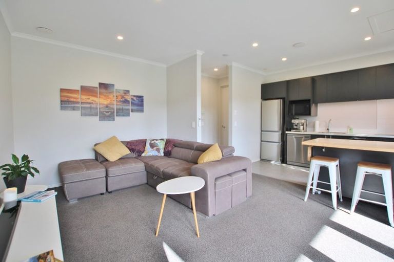 Photo of property in 2/17 Uku Lane, Hobsonville, Auckland, 0616