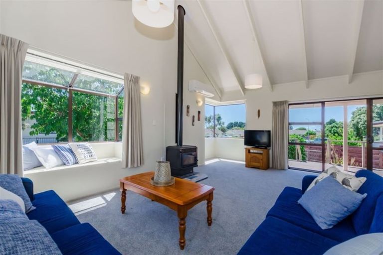 Photo of property in 18 Arnold Grove, Paraparaumu Beach, Paraparaumu, 5032