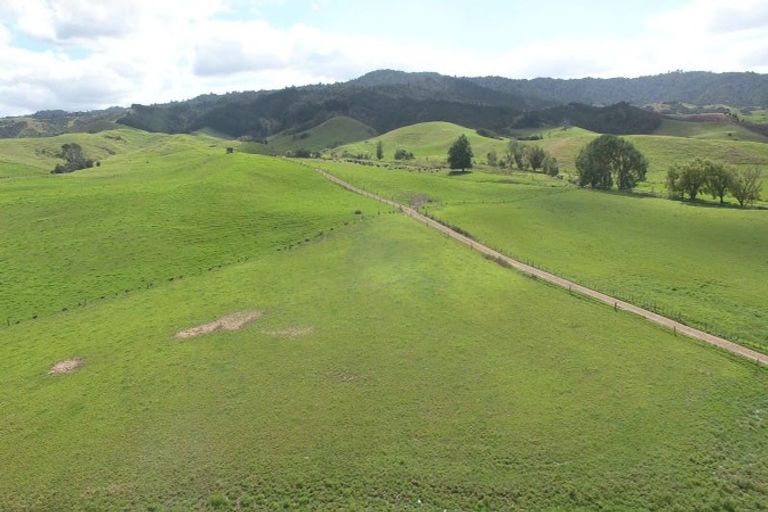 Photo of property in 1337 East Coast Road, Whakatiwai, Pokeno, 2473