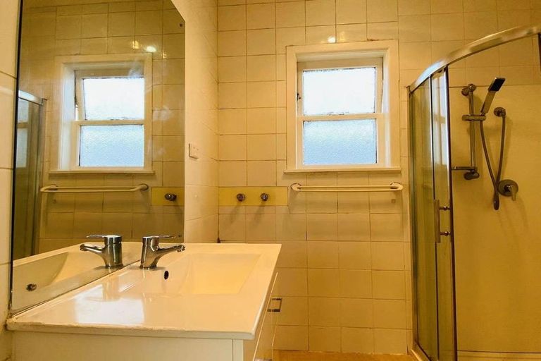 Photo of property in 3/2090 Great North Road, Avondale, Auckland, 0600