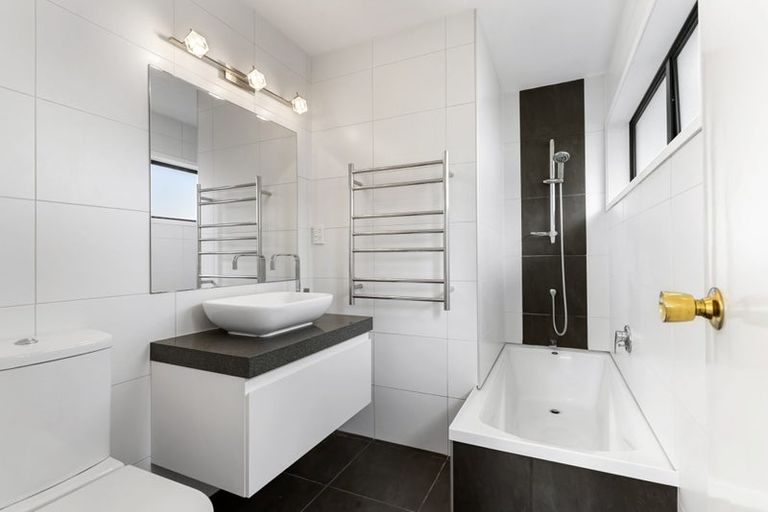 Photo of property in 1/80 Clydesdale Avenue, Somerville, Auckland, 2014