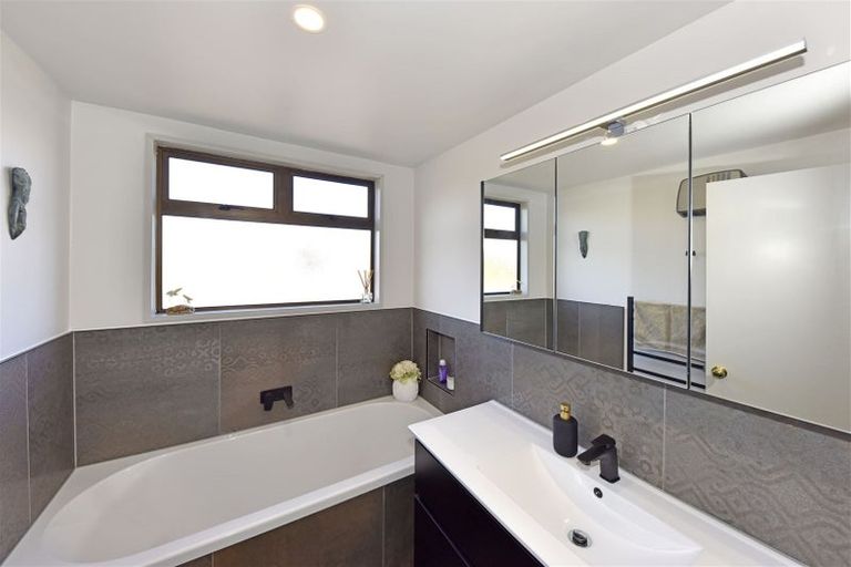 Photo of property in 49 Townshend Crescent, Halswell, Christchurch, 8025