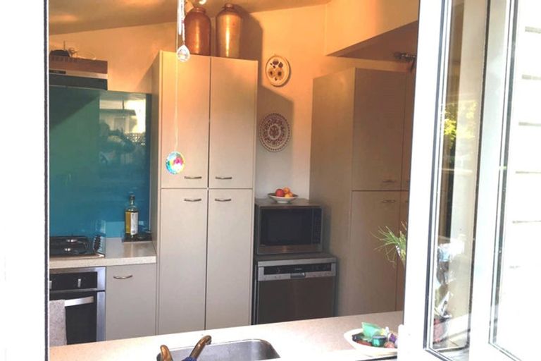 Photo of property in 74 Edward Avenue, Edgeware, Christchurch, 8013