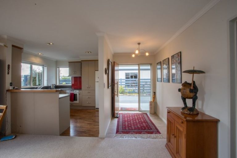 Photo of property in 12 Calder Place, Winton, 9720