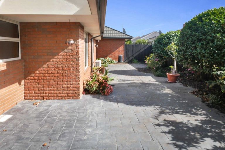 Photo of property in 3/61 Waimairi Road, Upper Riccarton, Christchurch, 8041