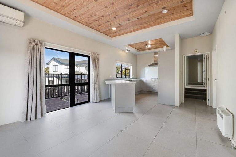 Photo of property in 13 Bronzewing Terrace, Unsworth Heights, Auckland, 0632