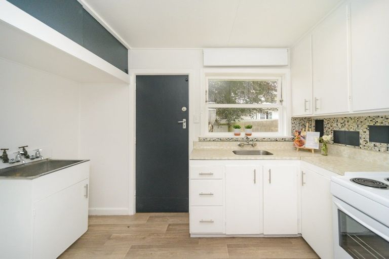 Photo of property in 52 Lancaster Street, Takaro, Palmerston North, 4412