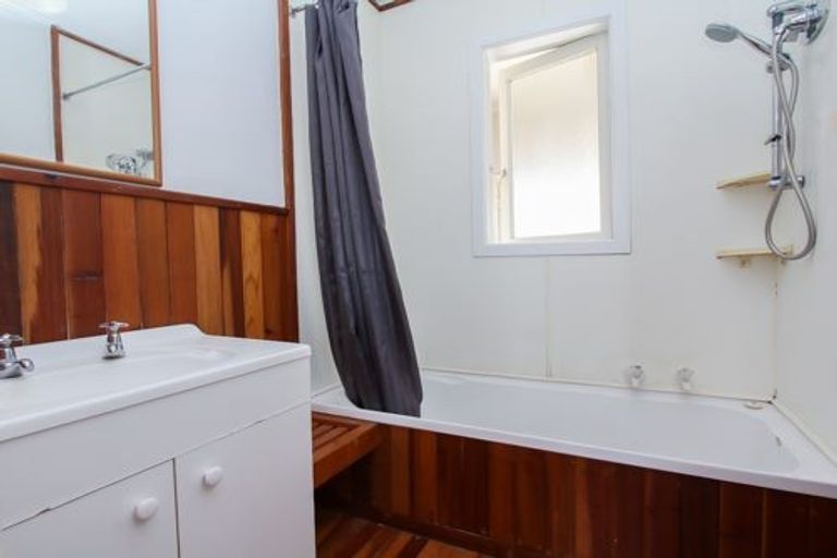 Photo of property in 11 Irvine Street, Frankton, Hamilton, 3204