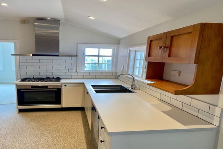 Photo of property in 67 Mantell Street, Seatoun, Wellington, 6022