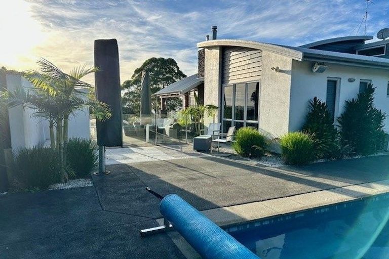 Photo of property in 9 Mott Lane, Whitford, Howick, 2571