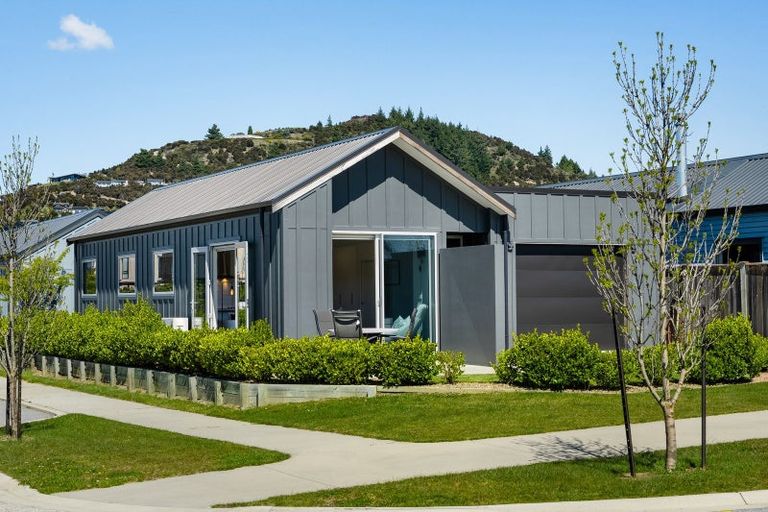 Photo of property in 12 Mount Burke Street, Wanaka, 9305