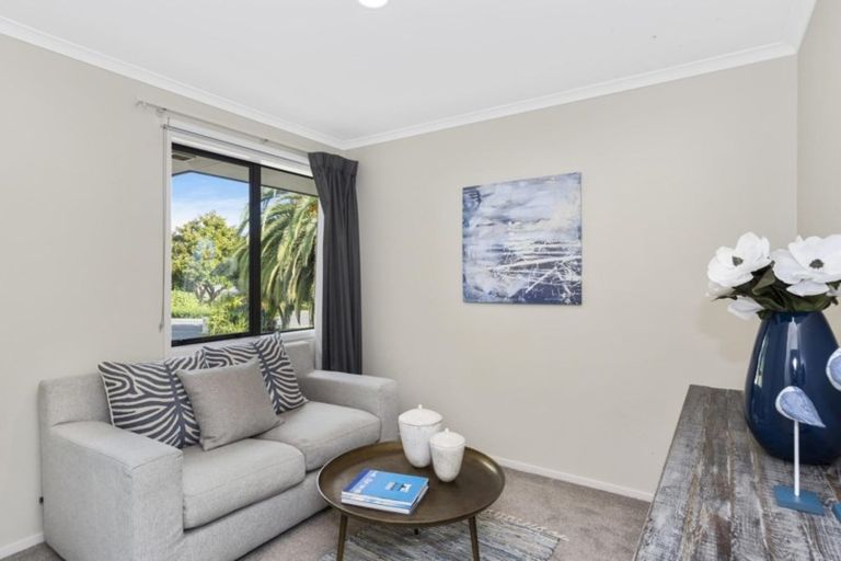 Photo of property in 15 Redhaven Place, Bethlehem, Tauranga, 3110