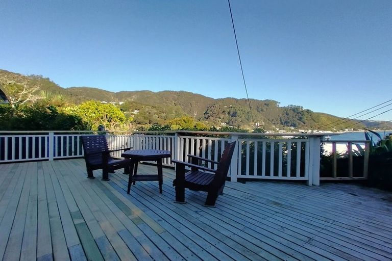 Photo of property in 15 Ferry Road, Days Bay, Lower Hutt, 5013