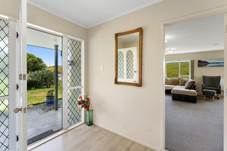 Photo of property in 82 Gary Road, Peka Peka, Otaki, 5581