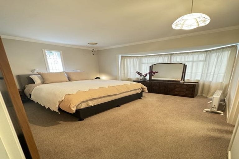 Photo of property in 8 Mahoe Street, Strandon, New Plymouth, 4312