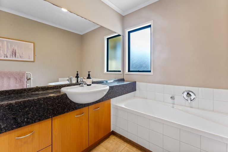 Photo of property in 3 Red Shed Lane, Albany, Auckland, 0632