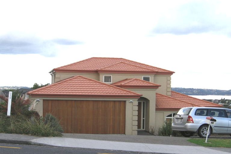 Photo of property in 54 Luckens Road, West Harbour, Auckland, 0618