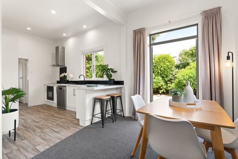 Photo of property in 33 Beach Street, Saint Clair, Dunedin, 9012