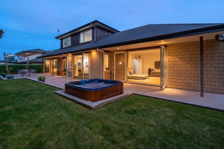 Photo of property in 23 Caulfield Place, Pukehangi, Rotorua, 3015