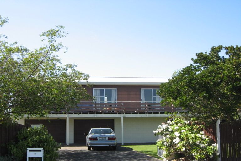 Photo of property in 6 Jenkins Avenue, Redwood, Christchurch, 8051