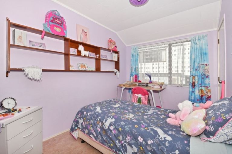 Photo of property in 1 Tikorangi Place, Morningside, Whangarei, 0110