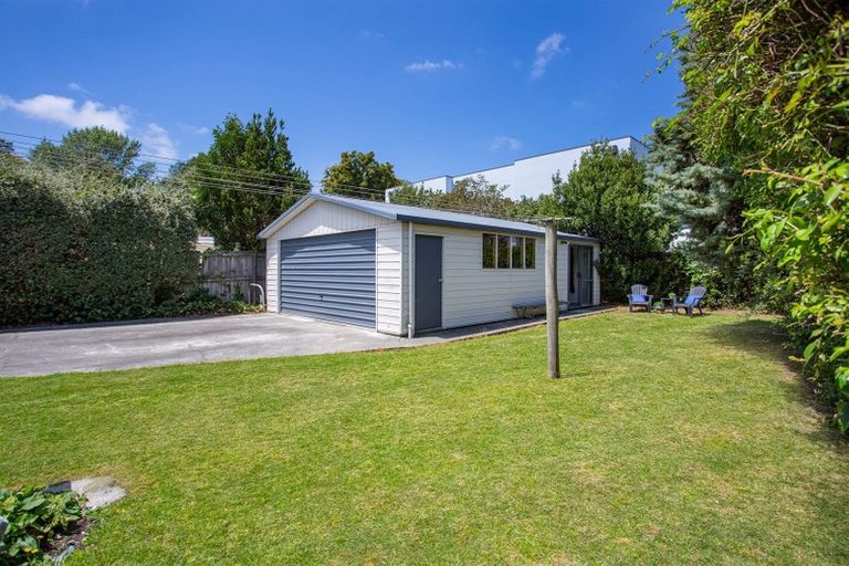 Photo of property in 6 Haynes Avenue, Upper Riccarton, Christchurch, 8041