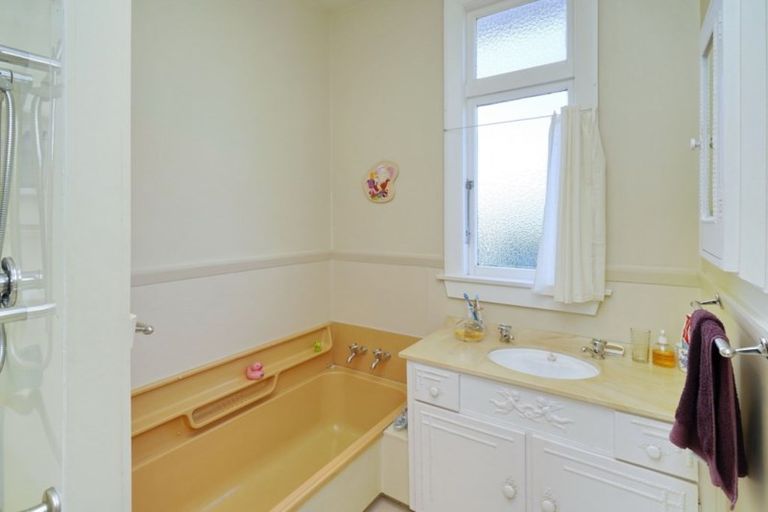 Photo of property in 32 Tower Street, Hornby, Christchurch, 8042