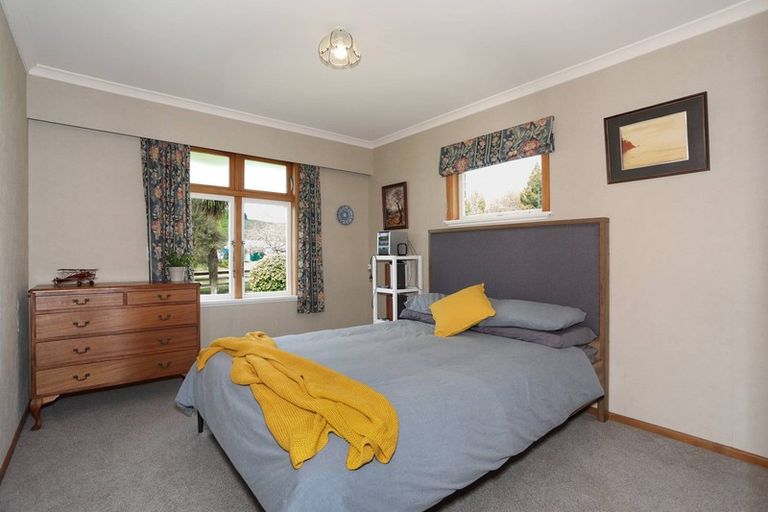 Photo of property in 38 Milne Street, Hunterville, 4730