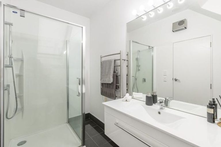 Photo of property in 21b Maida Vale Road, Roseneath, Wellington, 6011