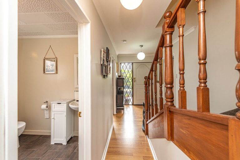 Photo of property in 1 Iwiroa Terrace, Durie Hill, Whanganui, 4500