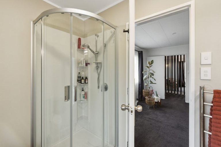 Photo of property in 14 Cypress Grove, Paraparaumu, 5032