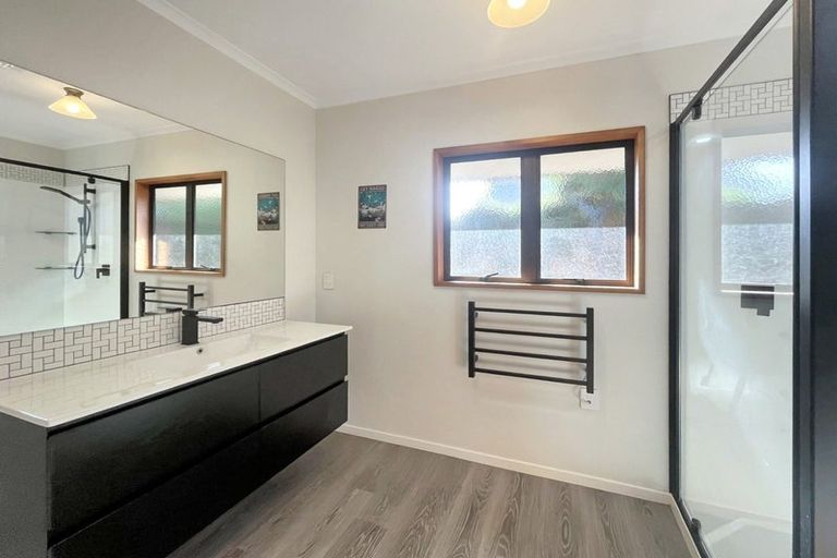 Photo of property in 3 Silverdale Court, Terrace End, Palmerston North, 4410