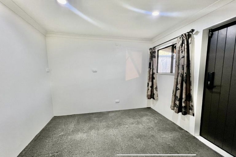 Photo of property in 26 Nile Road, Kelston, Auckland, 0602