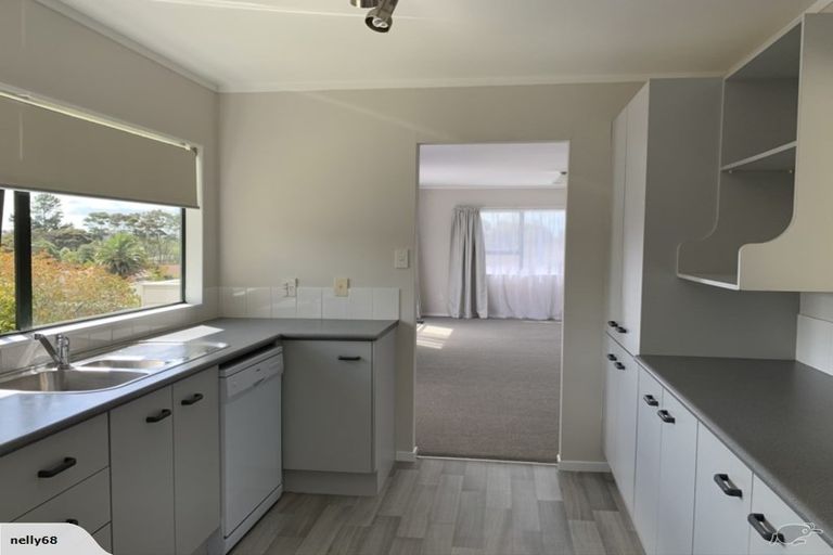 Photo of property in 10 Meynell Court, Glen Eden, Auckland, 0602