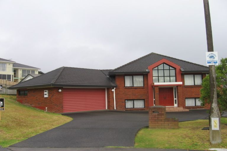 Photo of property in 19 Mcfetridge Place, Hillcrest, Auckland, 0627