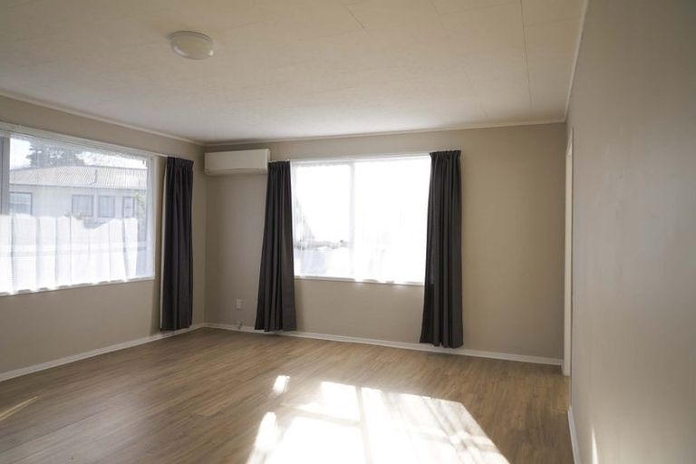 Photo of property in 39 Court Town Close, Mangere, Auckland, 2022